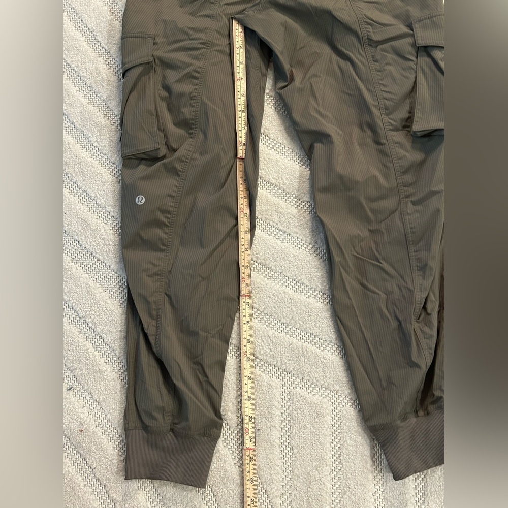 Lululemon Dance Studio Relaxed-Fit Mid-Rise Cargo Jogger in Army Green - S - Picture 11 of 12